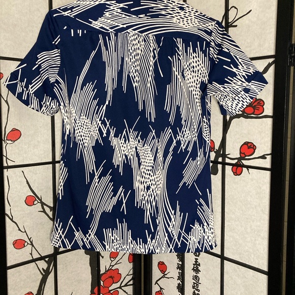 Pykettes Graphic Vintage Button Up - Picture 4 of 5